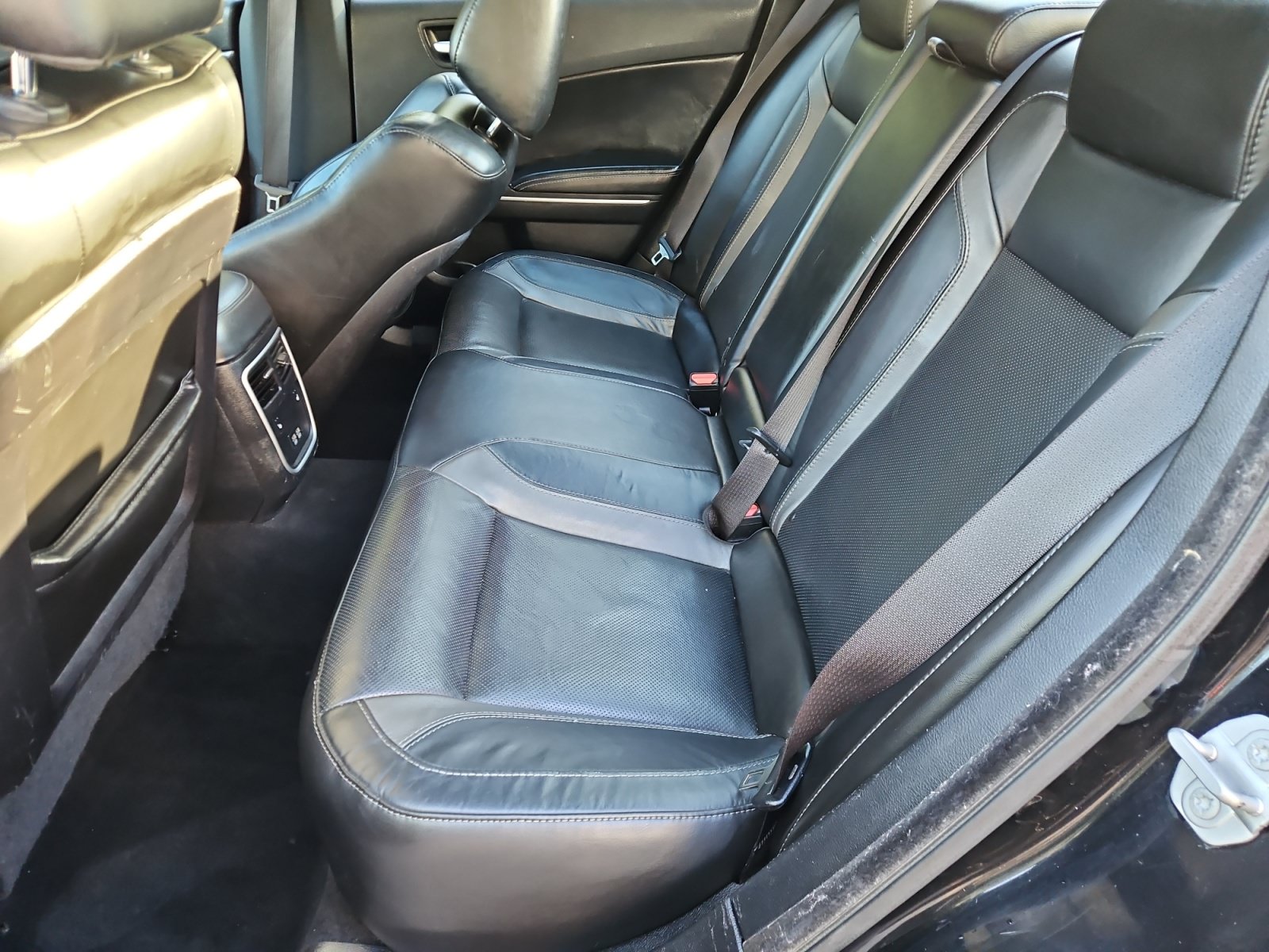 Used 2020 Dodge Charger SXT w/ Leather Interior Group RWD image 14