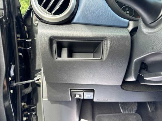 Used 2025 Nissan Versa SV FWD image 17