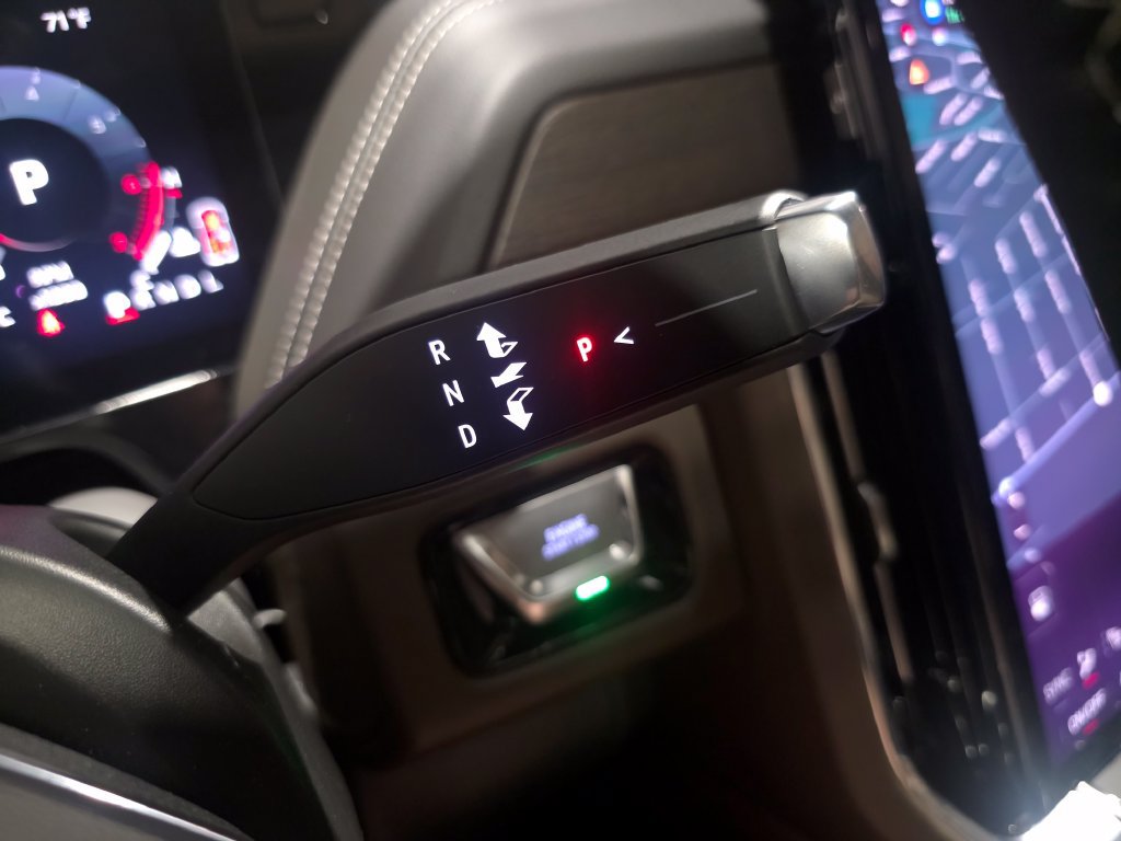 Used 2026 GMC Yukon Denali Ultimate AWD/4WD image 28