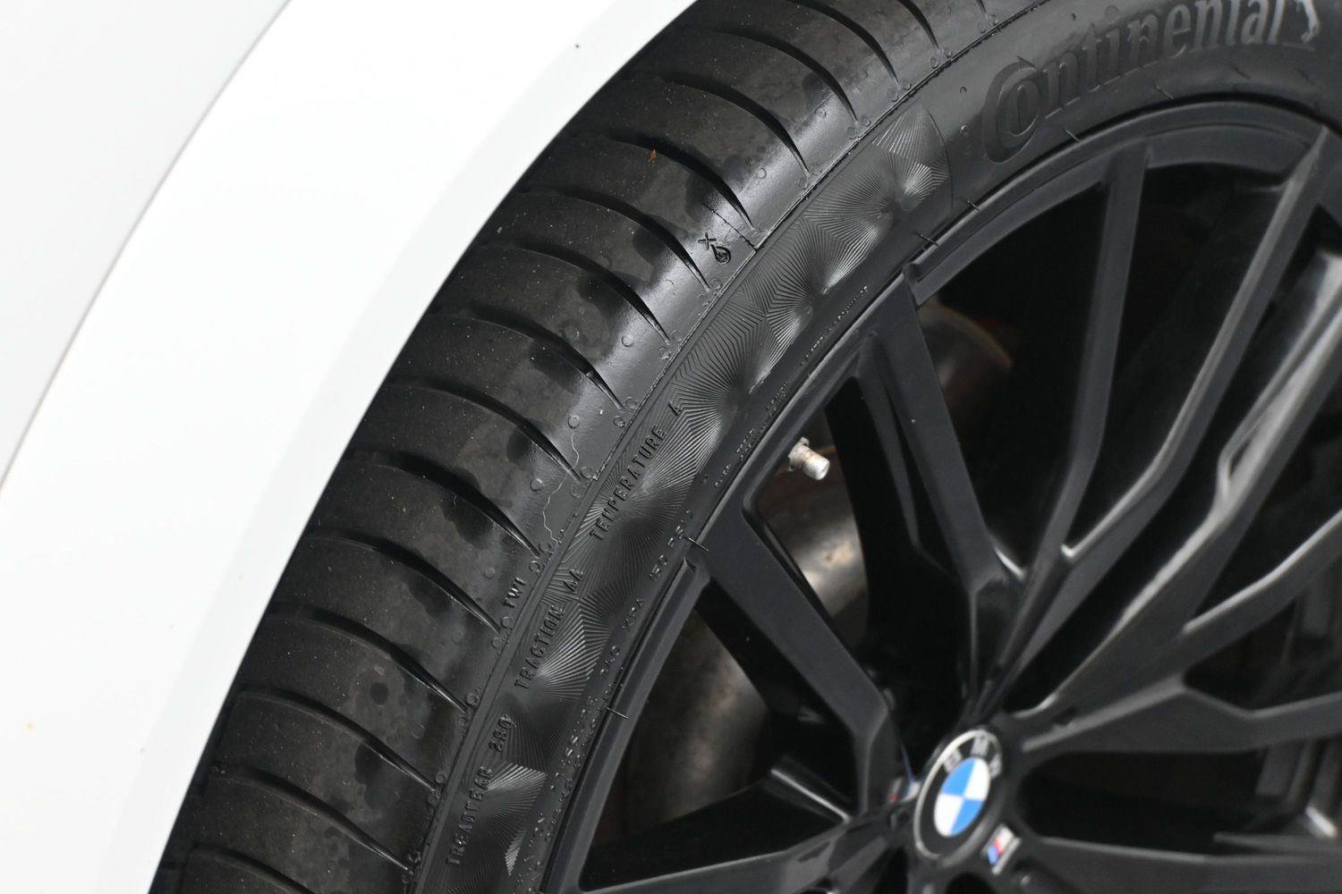 Used 2022 BMW X6 M50i w/ Executive Package AWD/4WD image 15