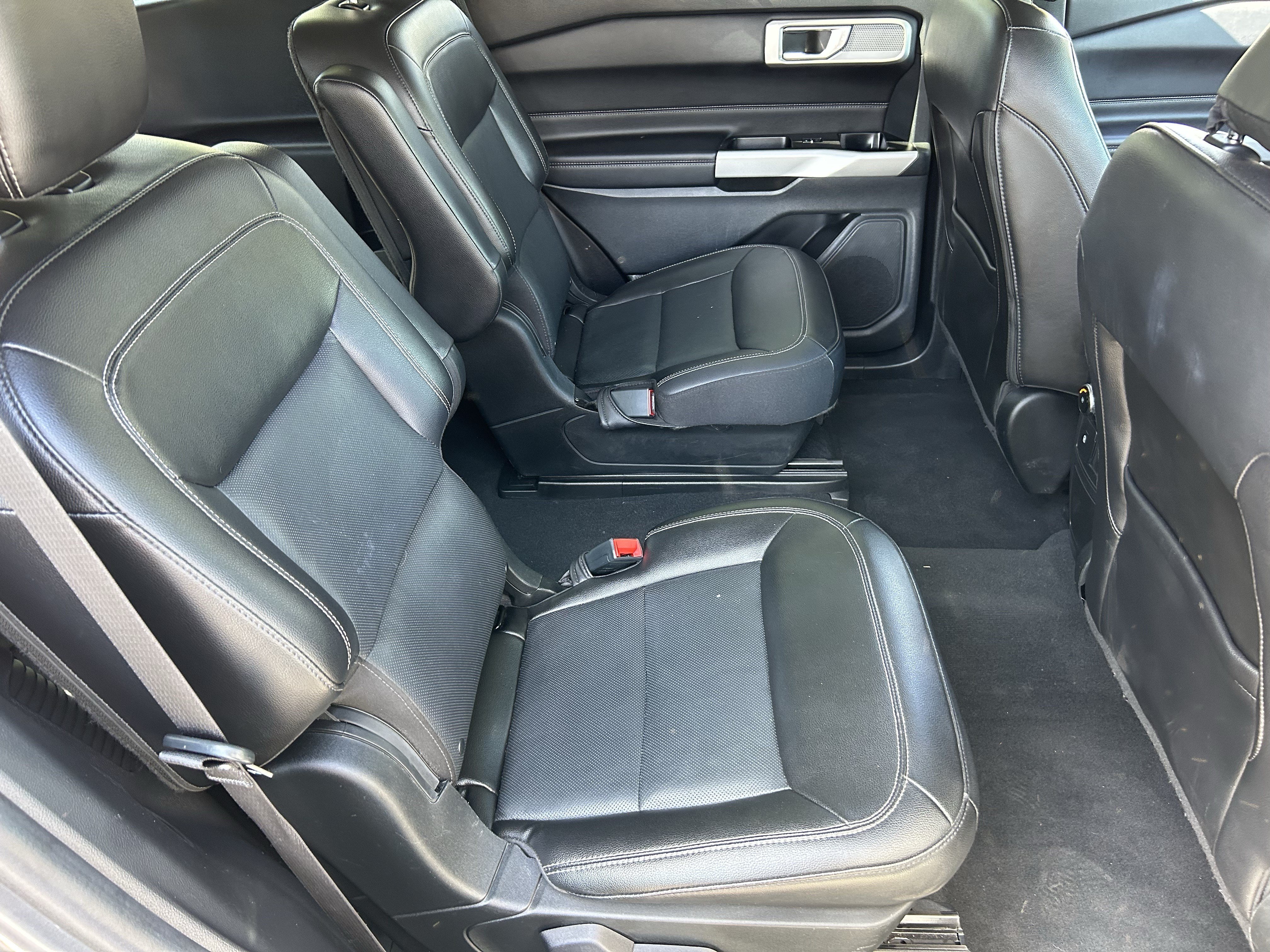 Used 2022 Ford Explorer Limited RWD image 11