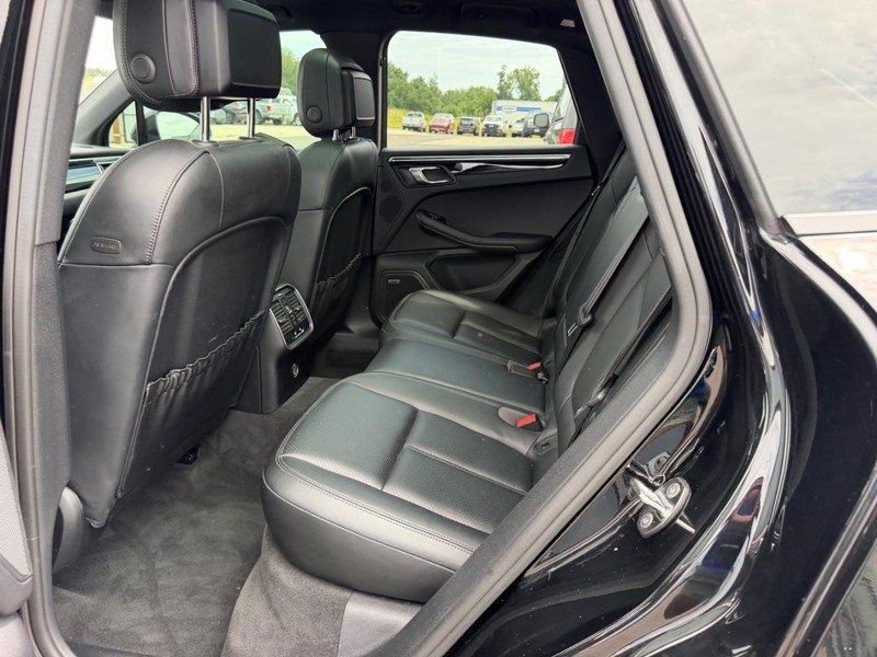 Used 2018 Porsche Macan Sport Edition AWD/4WD image 10
