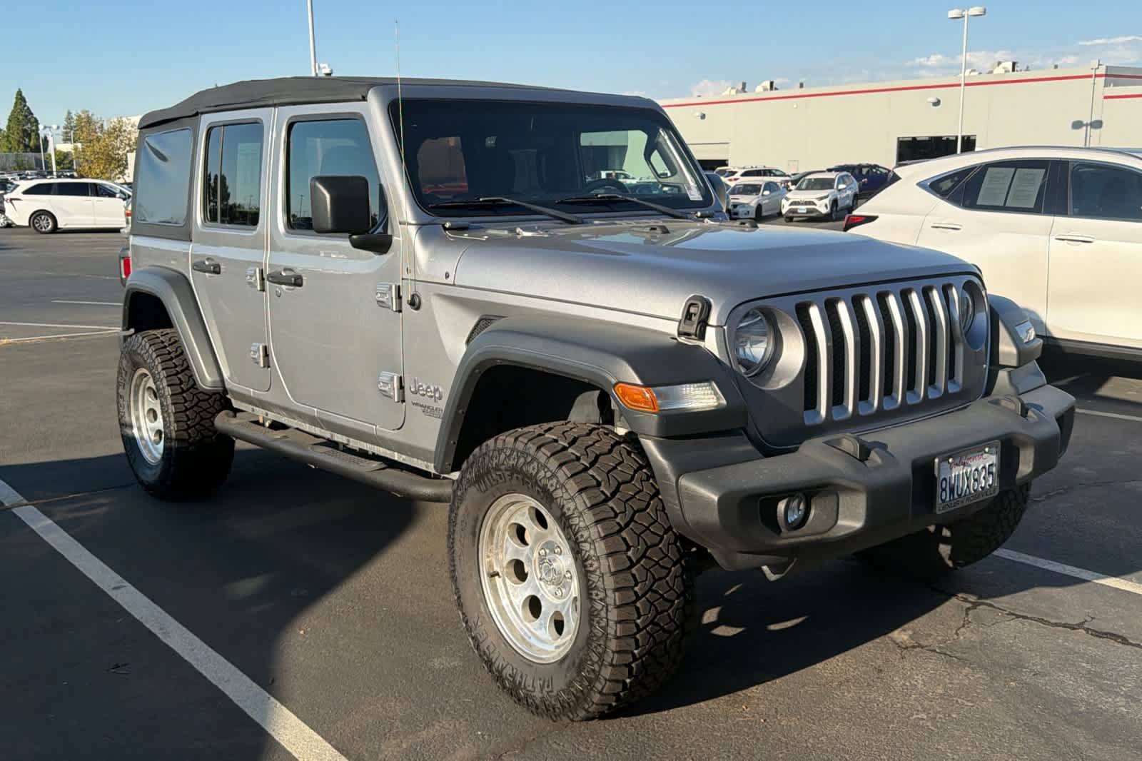 Used 2018 Jeep Wrangler Unlimited Sport AWD/4WD image 3