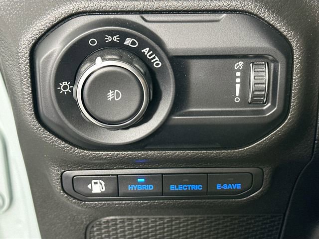 Used 2023 Jeep Wrangler Unlimited w/ Cold Weather Group AWD/4WD image 23