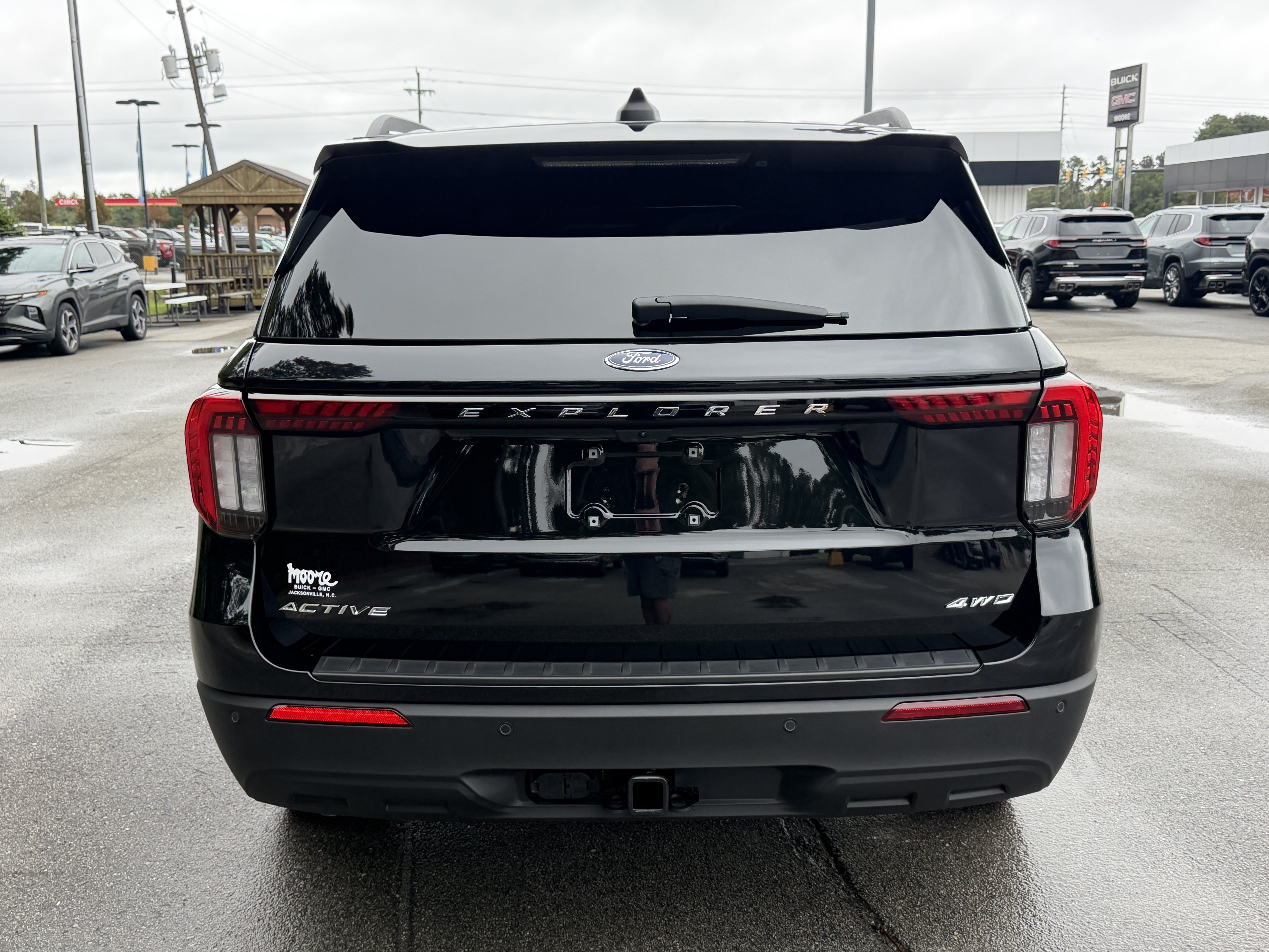 Used 2026 Ford Explorer Active AWD/4WD image 9