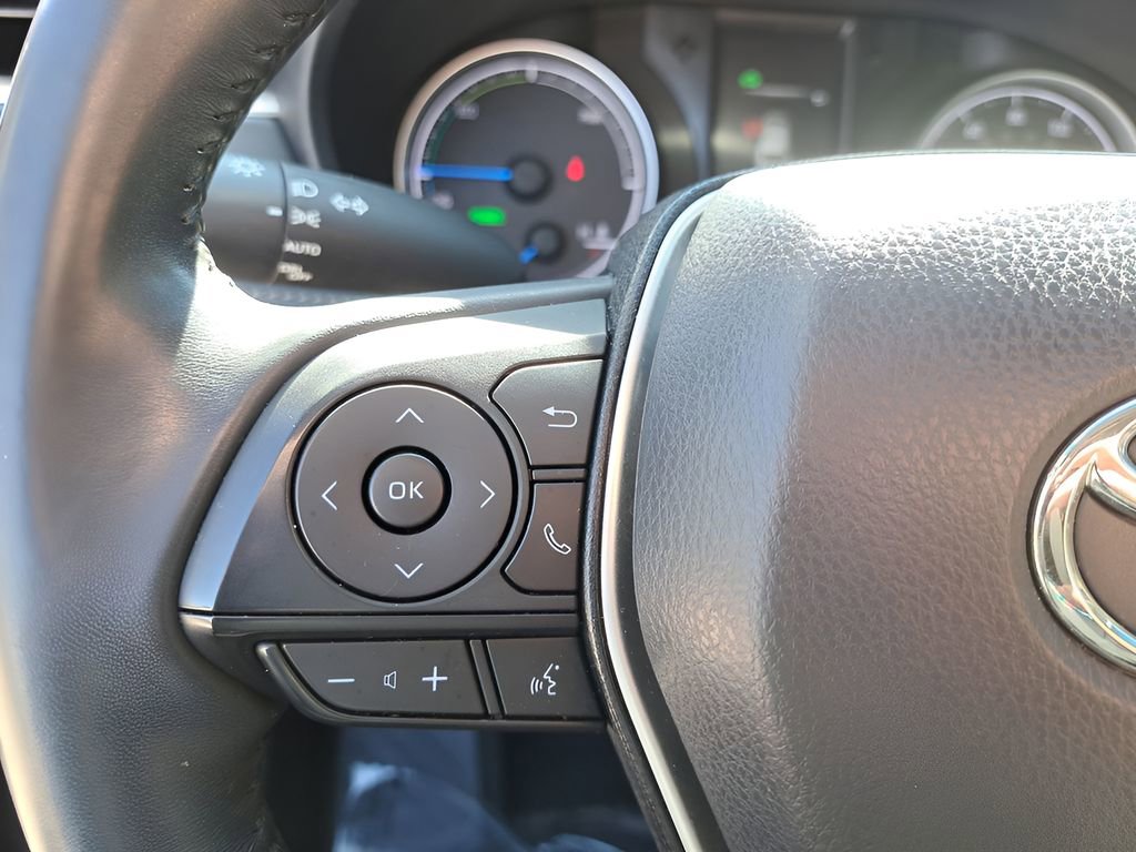 Used 2022 Toyota Venza LE image 19