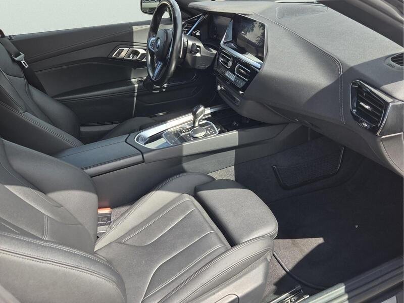 Used 2025 BMW Z4 sDrive30i RWD image 16