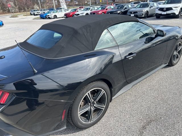 Used 2025 Ford Mustang Premium image 4
