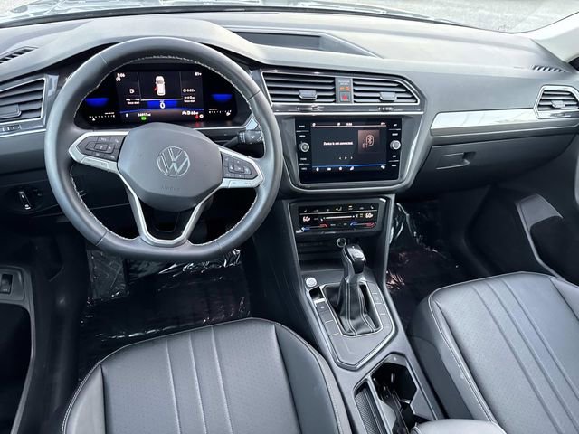 Certified 2023 Volkswagen Tiguan SE w/ Panoramic Sunroof Package image 7