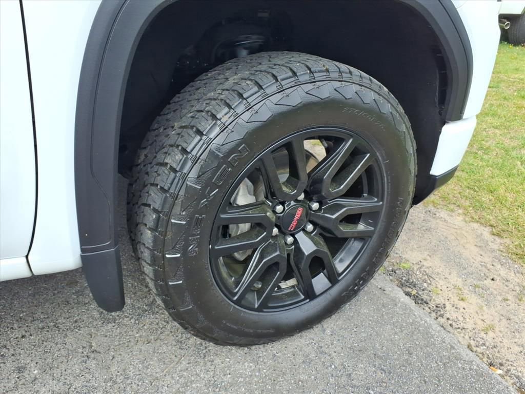 Used 2022 GMC Sierra 1500 Elevation w/ X31 Off-Road Package AWD/4WD image 9