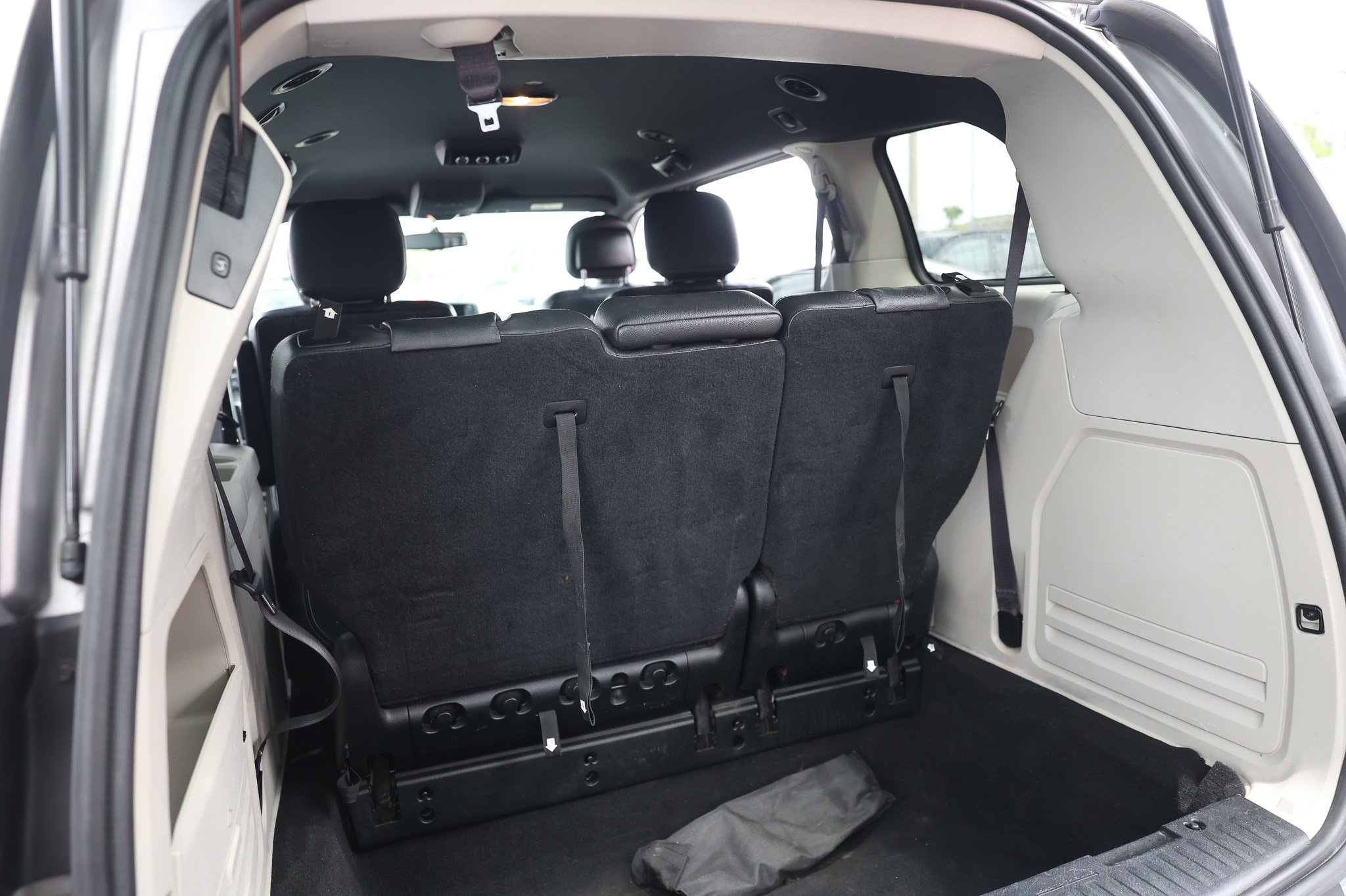 Used 2018 Dodge Grand Caravan SXT FWD image 28