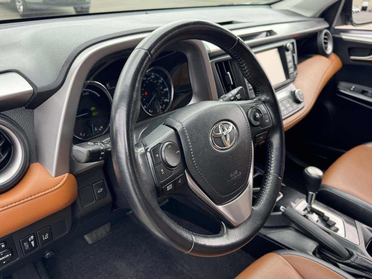 Used 2017 Toyota RAV4 Limited w/ Advanced Technology Package AWD/4WD image 25