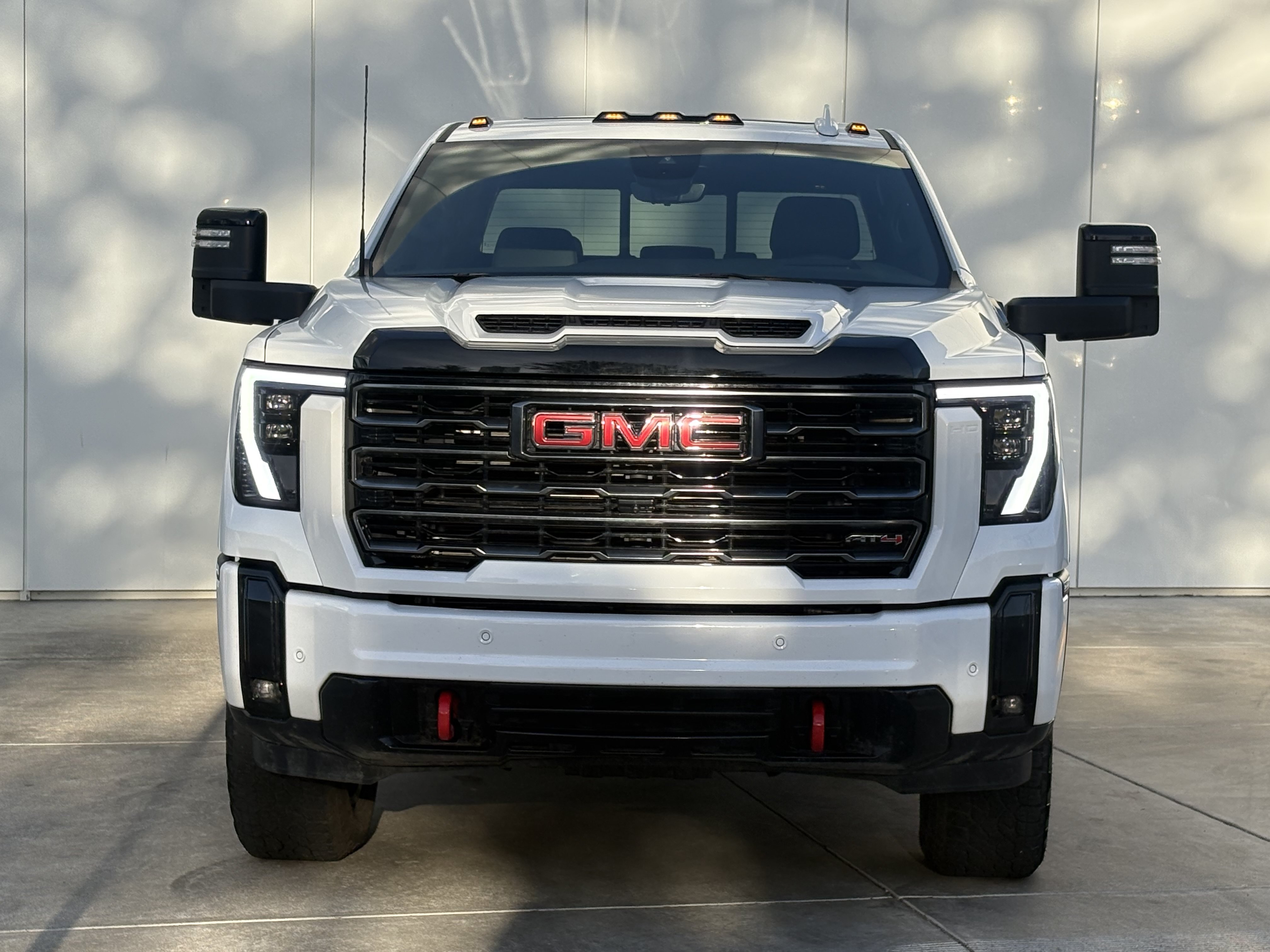 Used 2025 GMC Sierra 2500 AT4 w/ AT4 Premium Plus Package AWD/4WD image 3