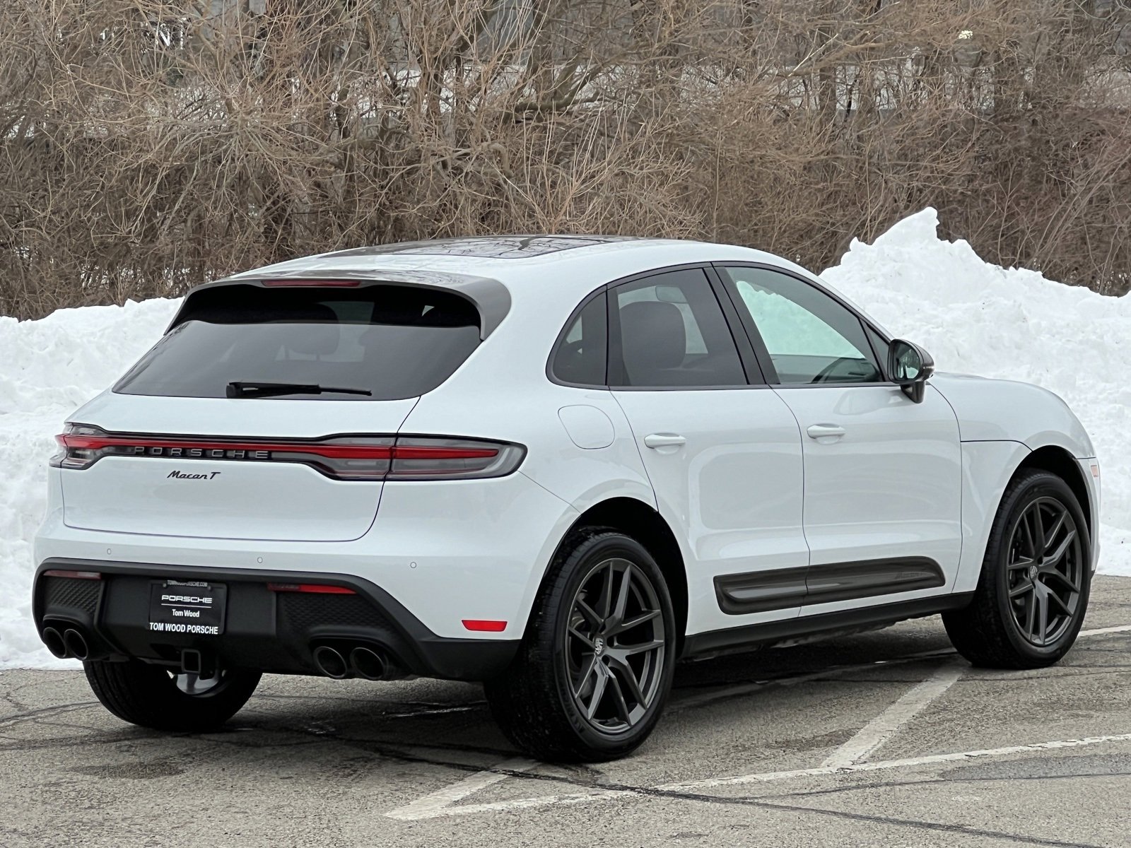 Certified 2025 Porsche Macan Turbo image 6