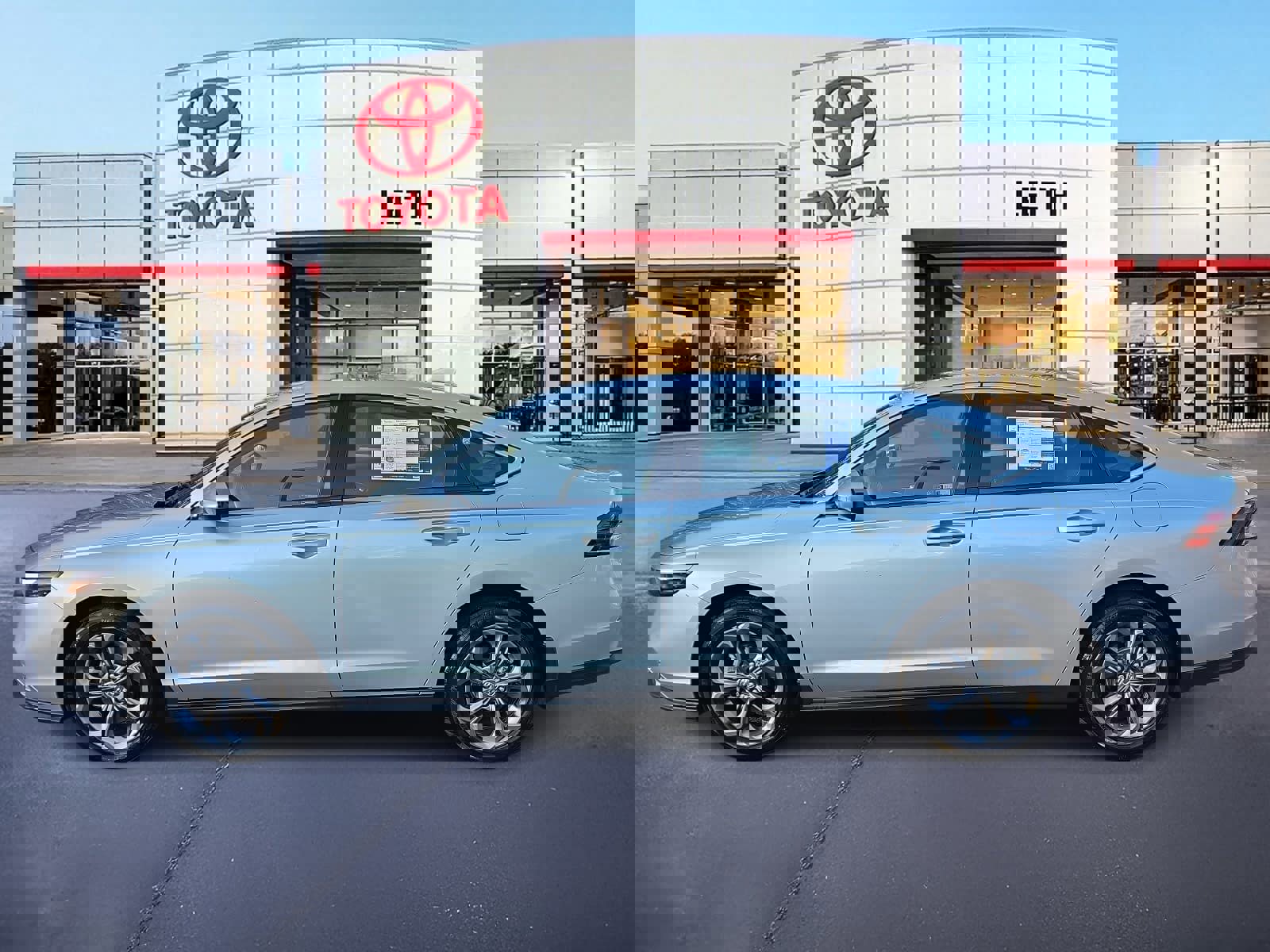 Used 2024 Honda Accord EX image 8