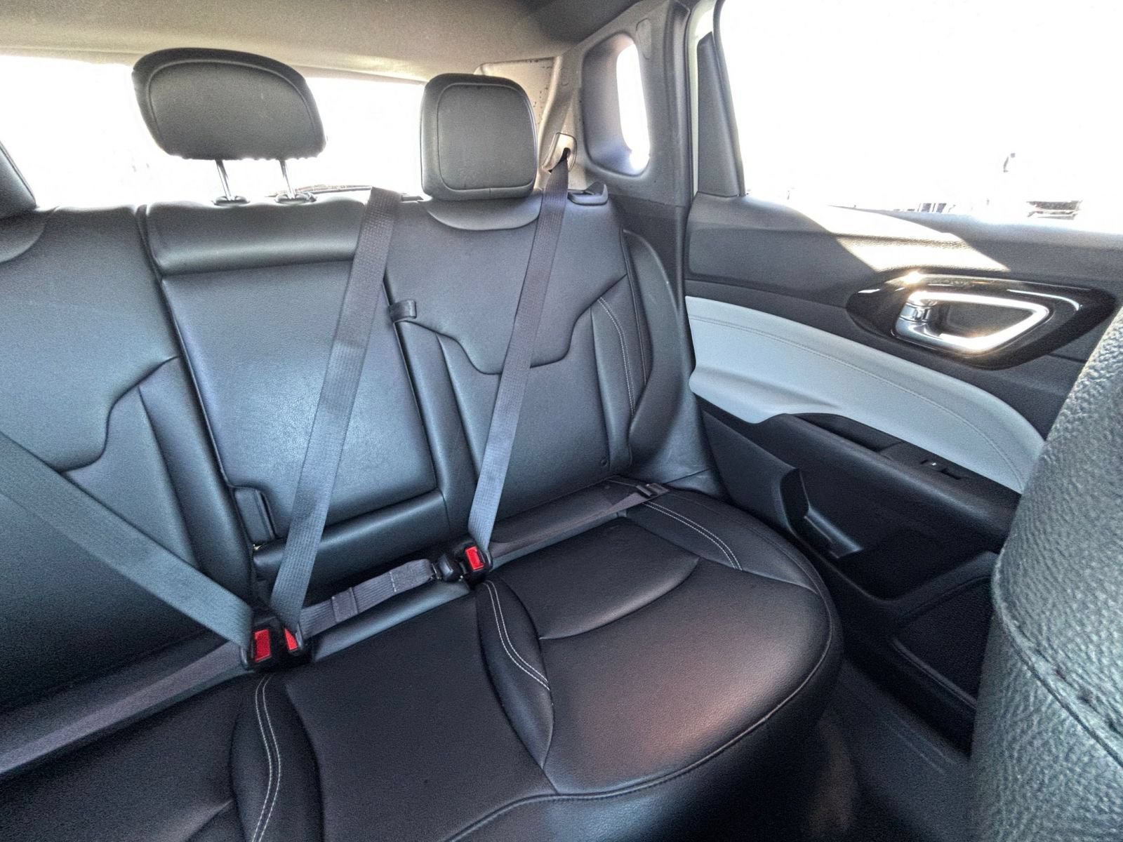 Used 2025 Jeep Compass Limited AWD/4WD image 37
