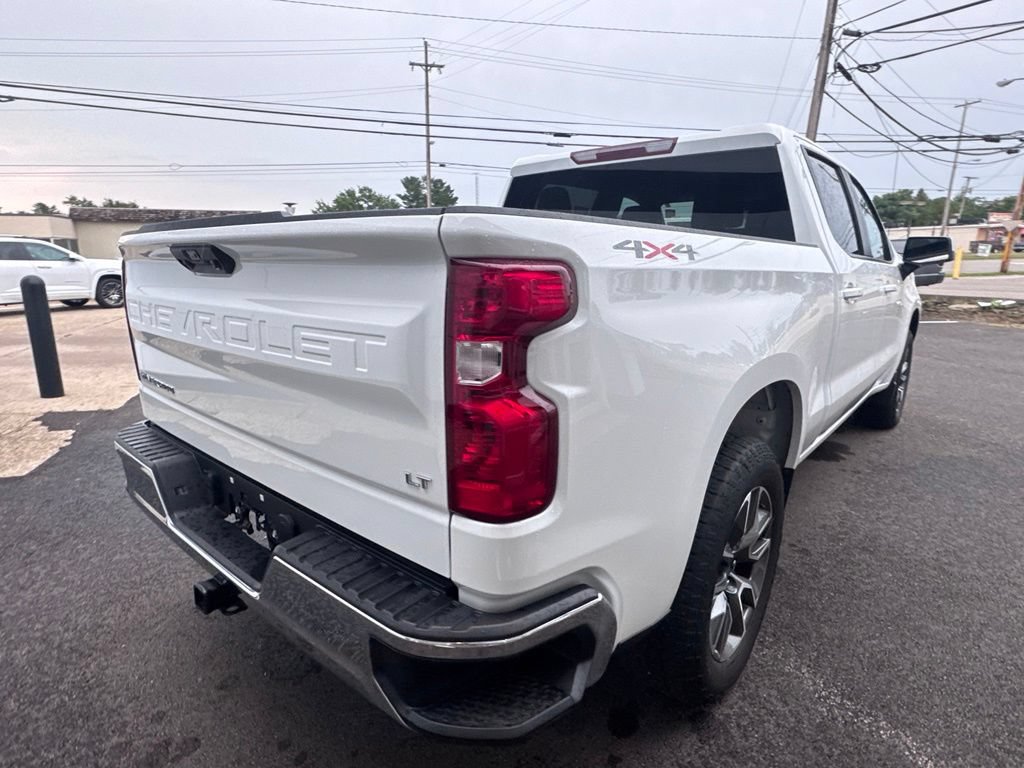 Used 2024 Chevrolet Silverado 1500 LT AWD/4WD image 3
