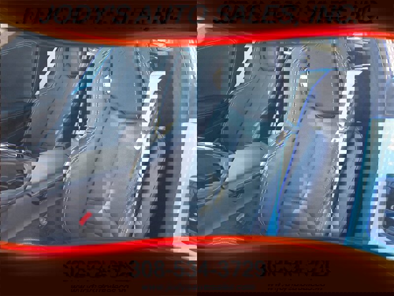 Used 2022 Chevrolet Corvette Stingray Coupe w/ Engine Appearance Package image 5