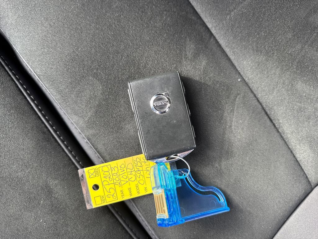 Certified 2023 Volvo C40 P8 Recharge Ultimate w/ Protection Package Premier image 33