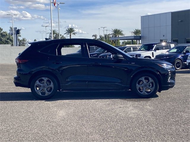 Used 2023 Ford Escape ST-Line image 6