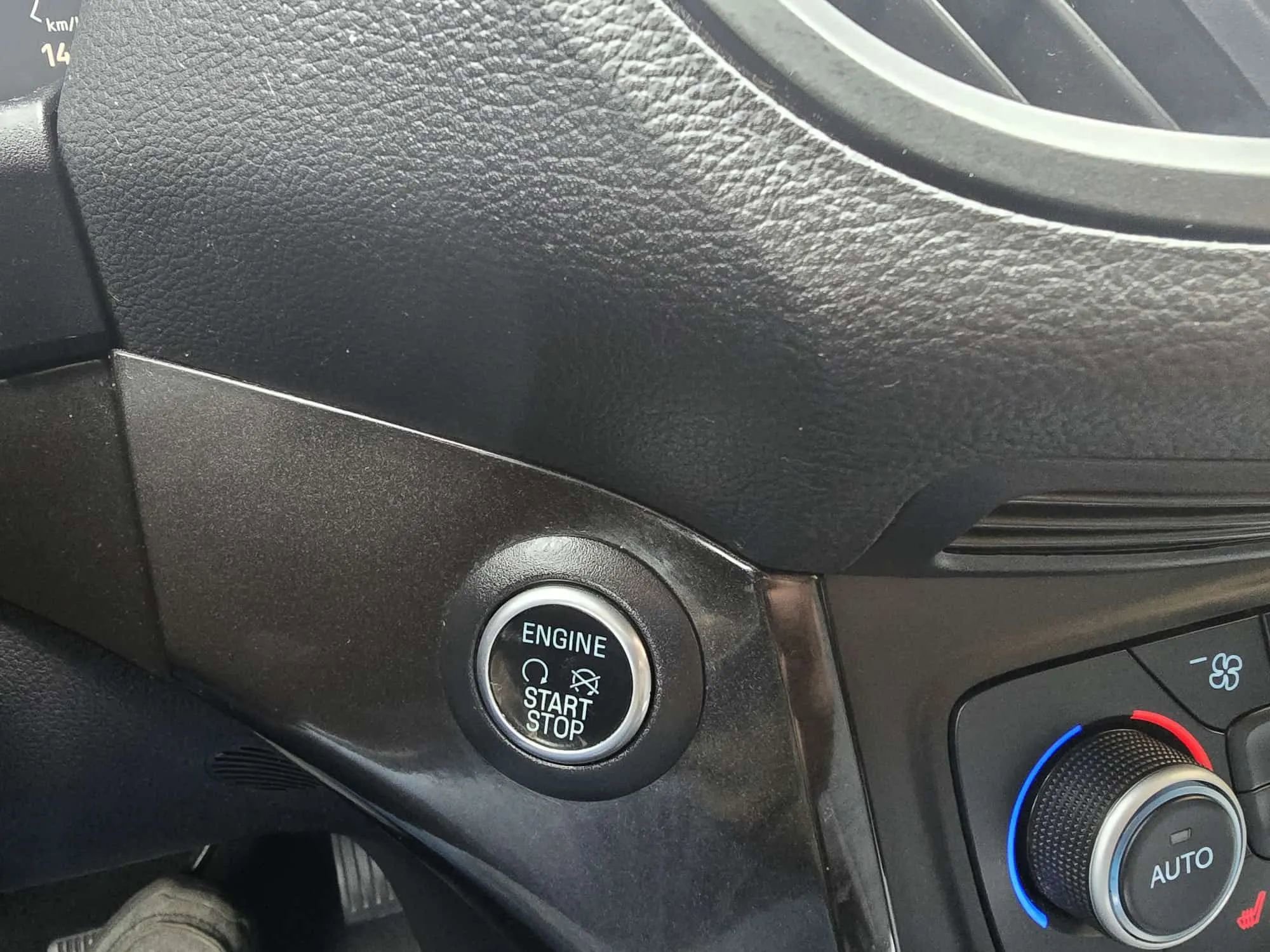 Used 2019 Ford Escape SE image 26