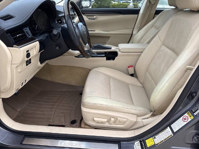 Used 2014 Lexus ES 350 w/ Luxury Package FWD image 17
