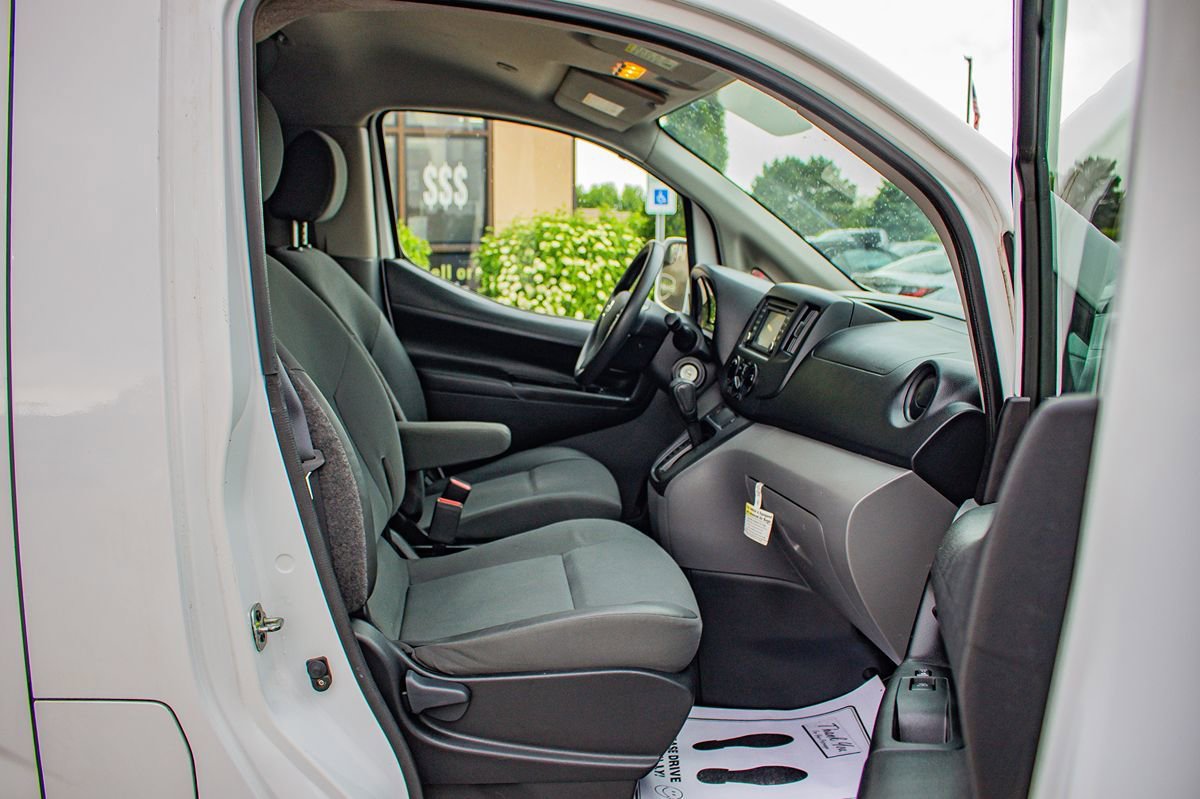 Used 2018 Nissan NV200 SV w/ Navigation Package FWD image 18