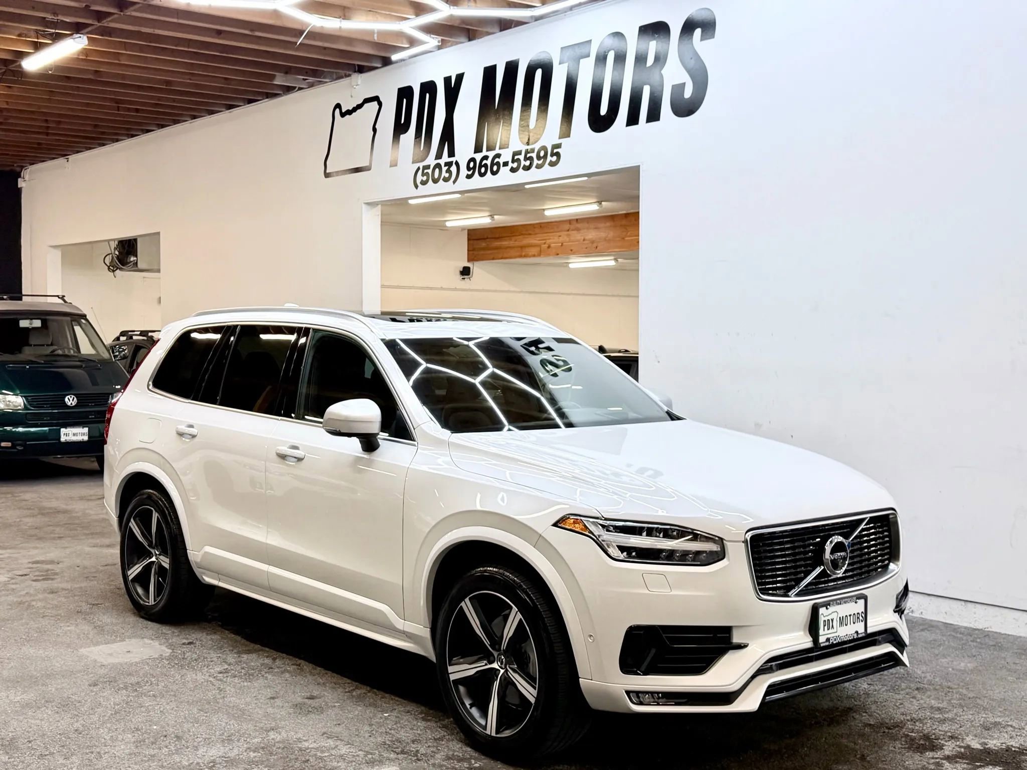 Used 2019 Volvo XC90 T5 R-Design w/ Advanced Package image 1