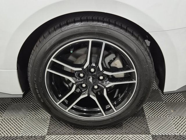 Used 2020 Ford Mustang Premium image 9
