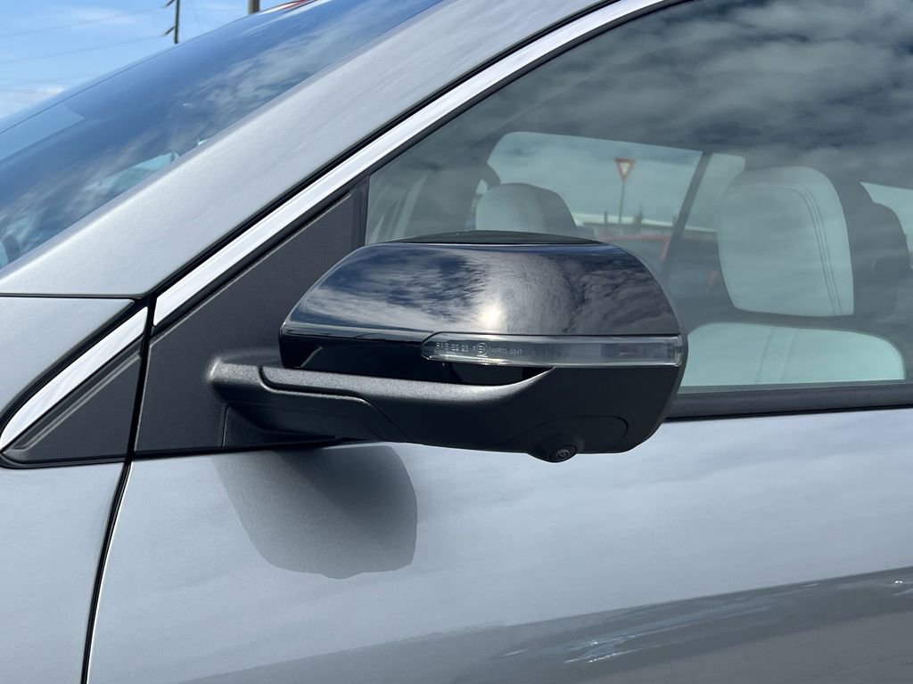 New 2026 Chevrolet Traverse High Country image 23