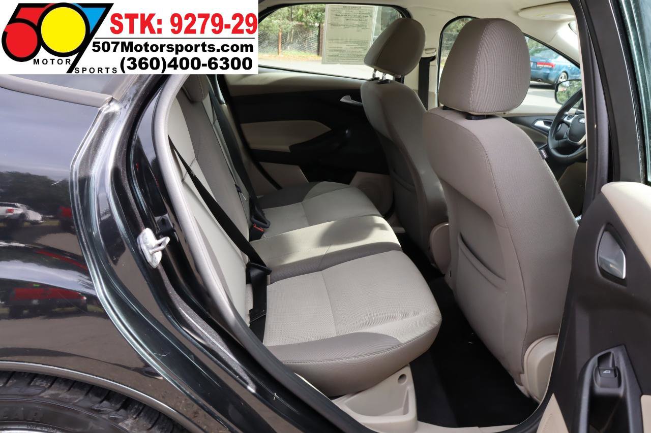 Used 2014 Ford Focus SE w/ SE Winter Package image 17