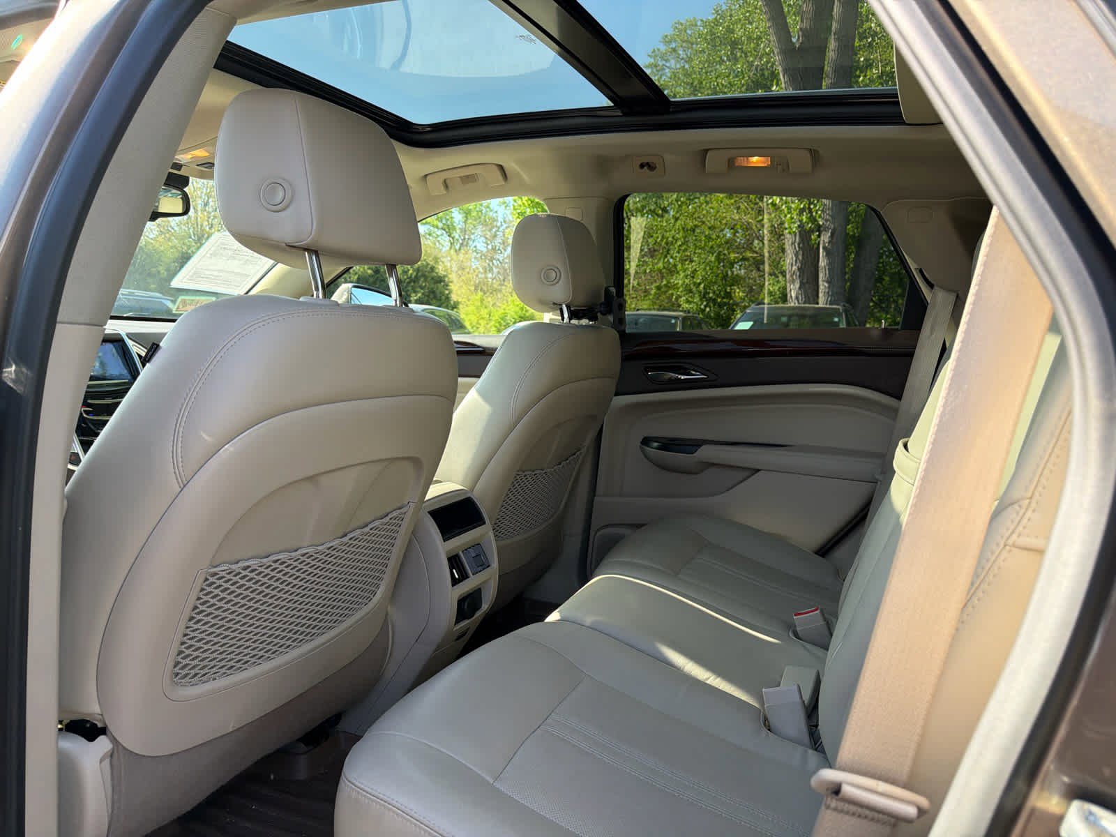 Used 2016 Cadillac SRX Luxury w/ Driver Awareness Package AWD/4WD image 6