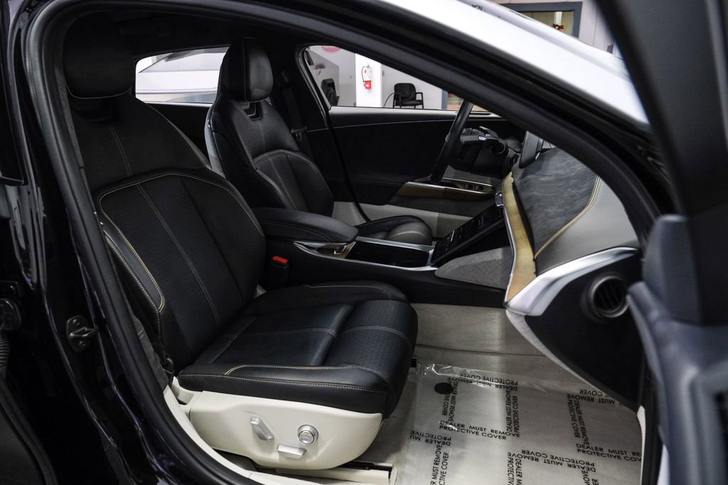 Used 2022 Lucid Air Grand Touring image 36