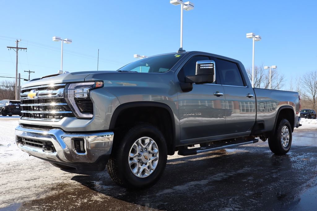 Used 2024 Chevrolet Silverado 3500 LTZ image 10