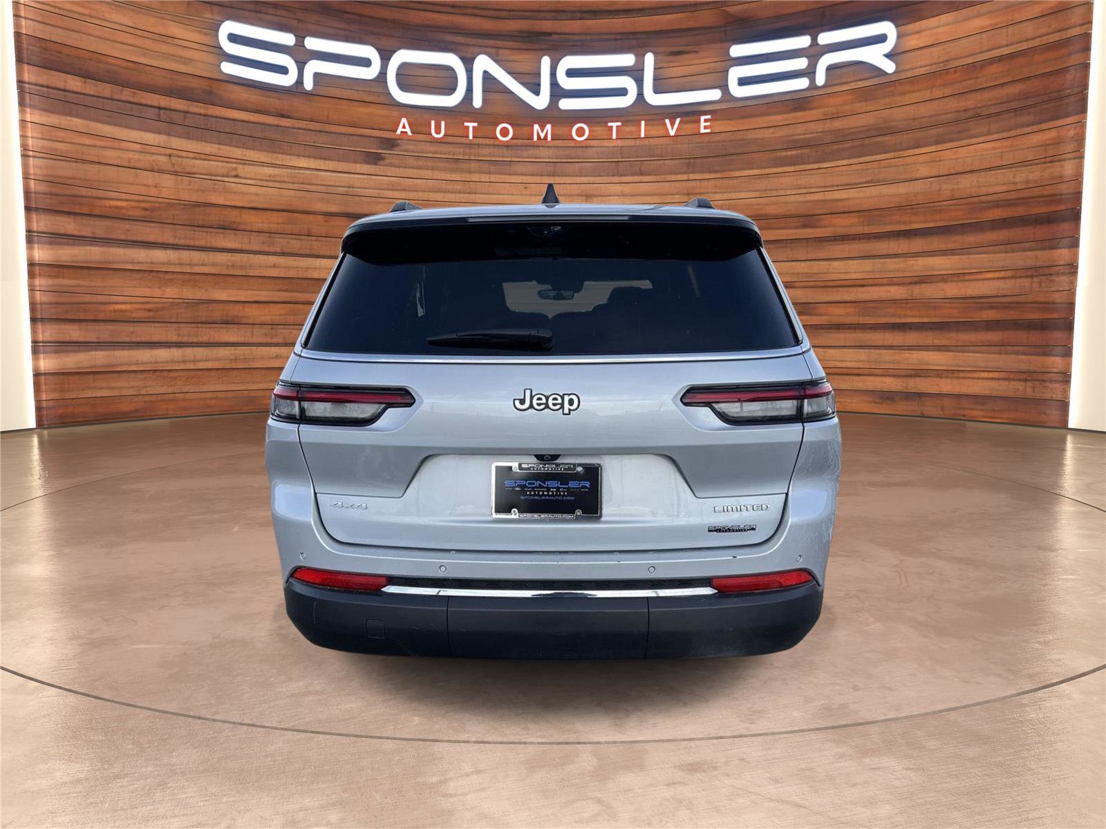 Used 2024 Jeep Grand Cherokee L Limited w/ Luxury Tech Group II image 5