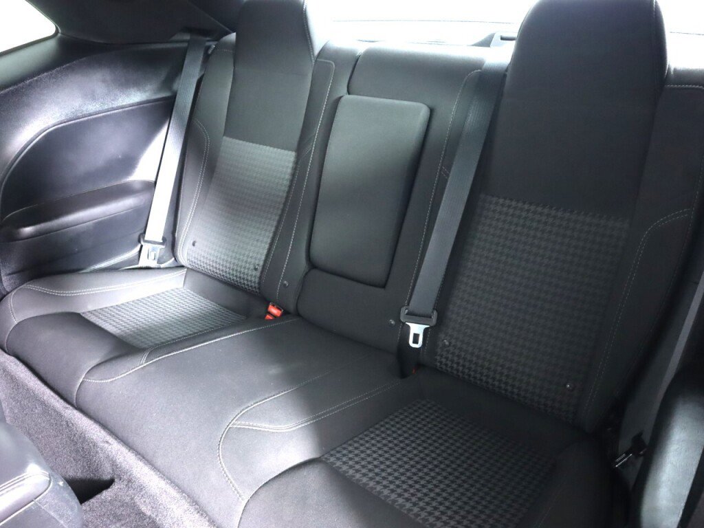 Used 2018 Dodge Challenger SXT image 29