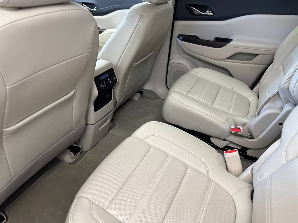 Used 2023 GMC Acadia Denali AWD/4WD image 11