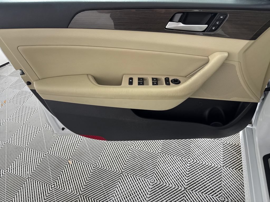 Used 2019 Hyundai Sonata Limited FWD image 10