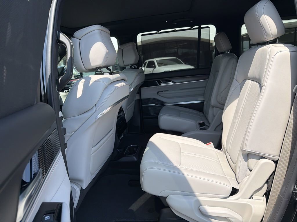 New 2026 Jeep Grand Wagoneer Summit image 25