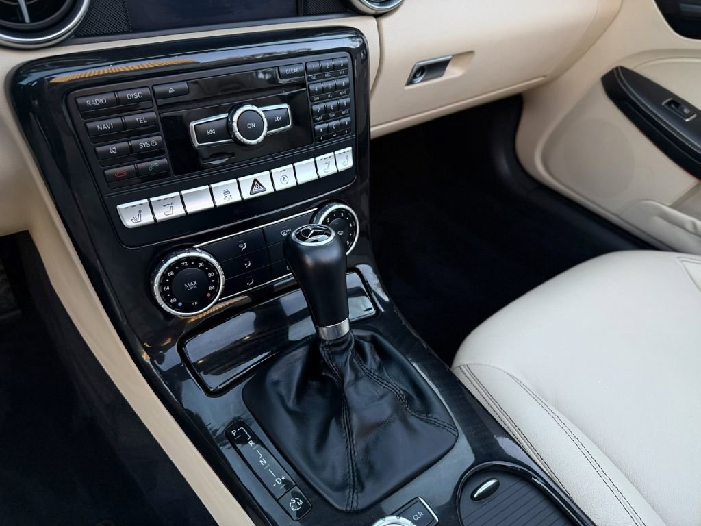Used 2015 Mercedes-Benz SLK 350 image 30