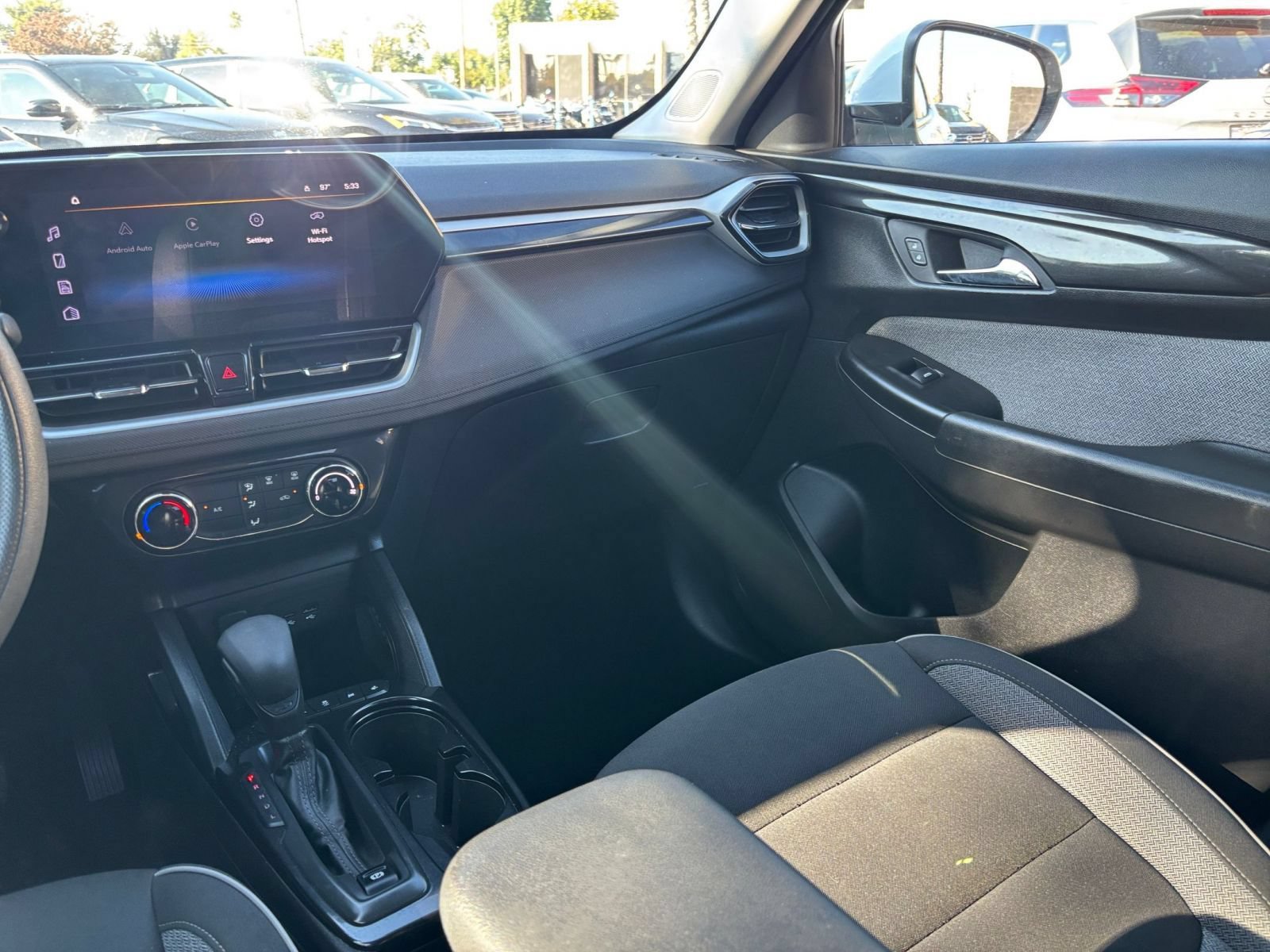 Used 2025 Chevrolet TrailBlazer LT FWD image 34