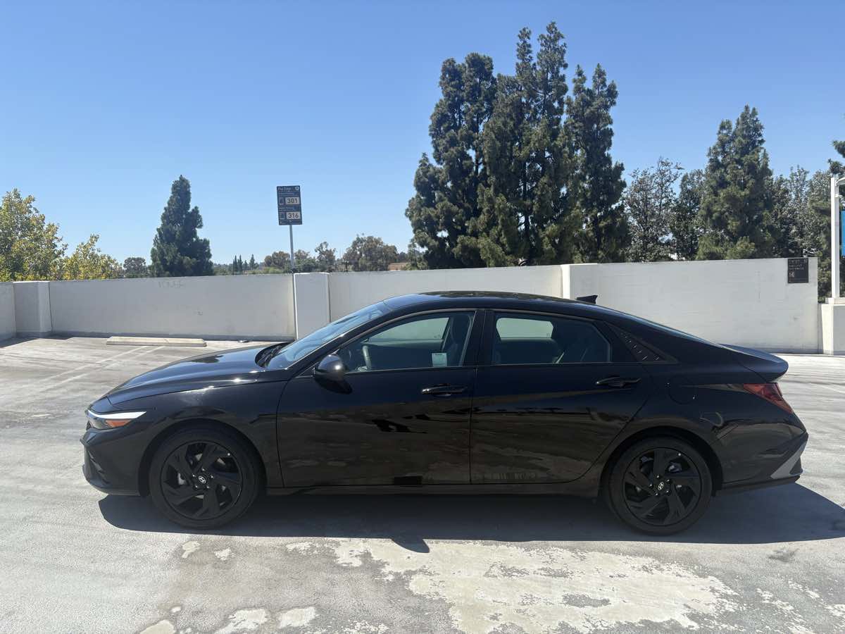Used 2026 Hyundai Elantra Sport FWD image 9