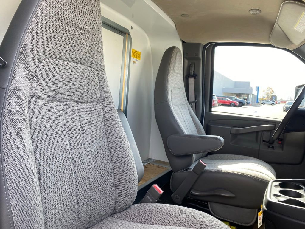 New 2025 Chevrolet Express 3500 w/ Power Convenience Package image 15
