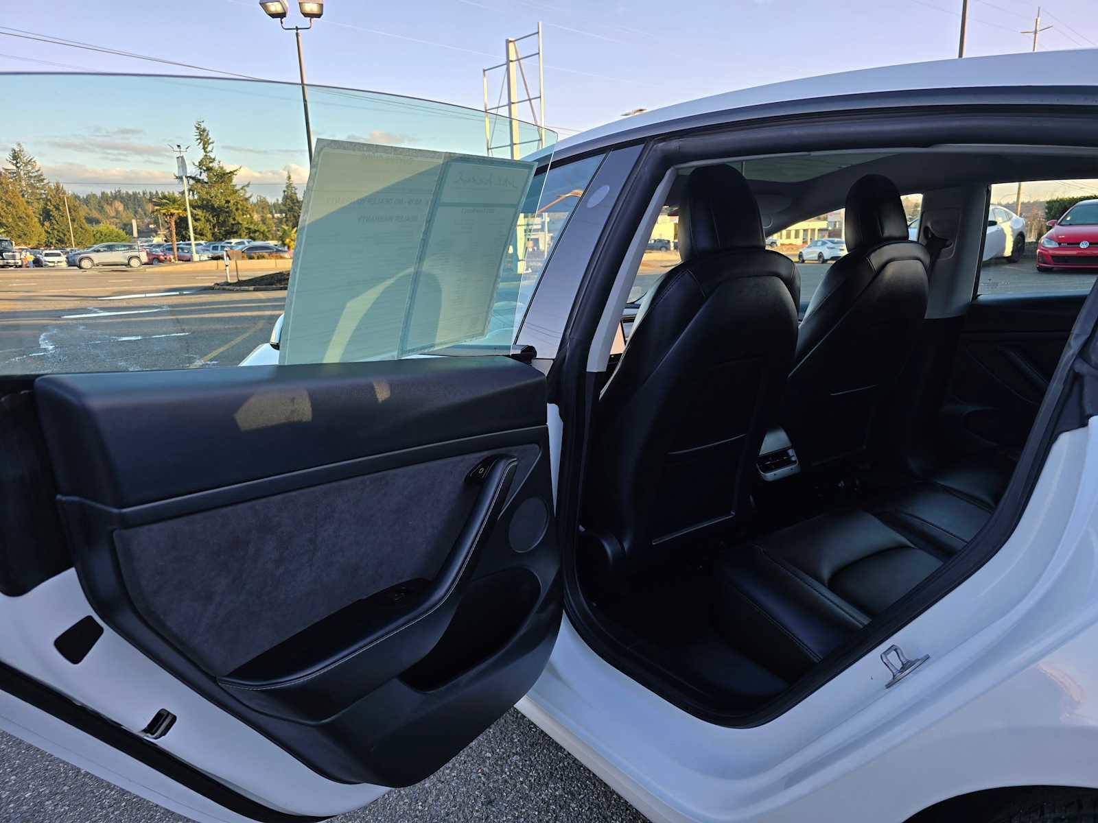 Used 2023 Tesla Model 3 Standard Range image 15