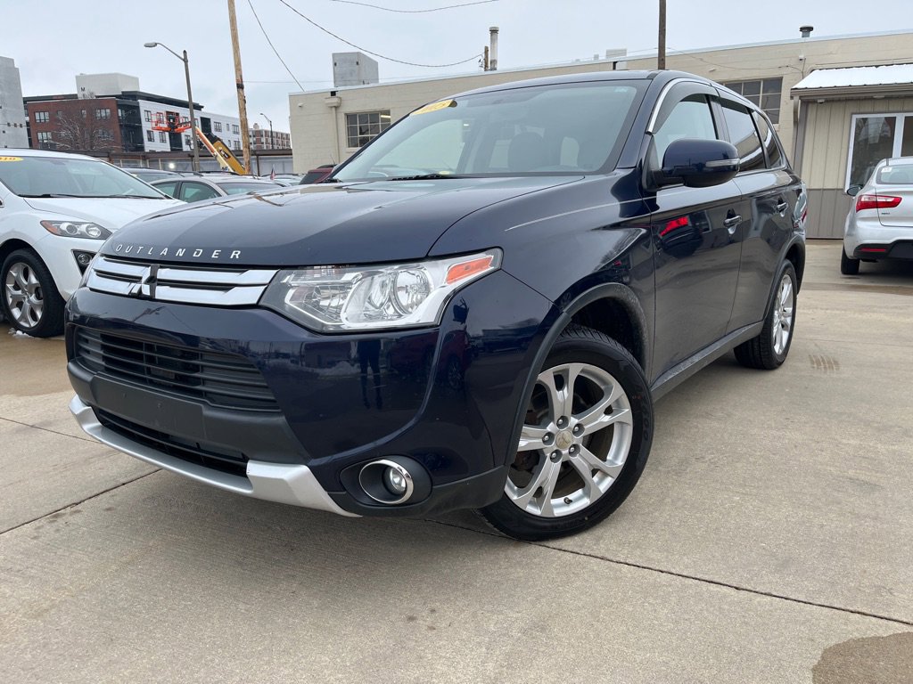 Used 2015 Mitsubishi Outlander SE