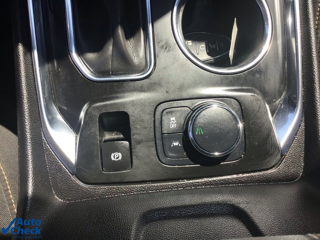 Used 2021 Chevrolet Traverse LT image 44