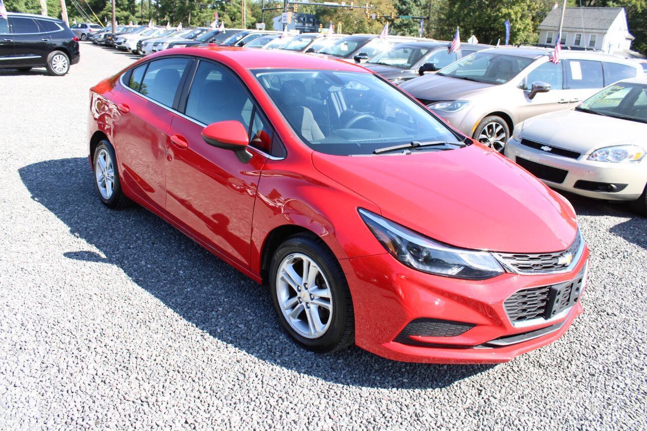 Used 2017 Chevrolet Cruze LT FWD image 4