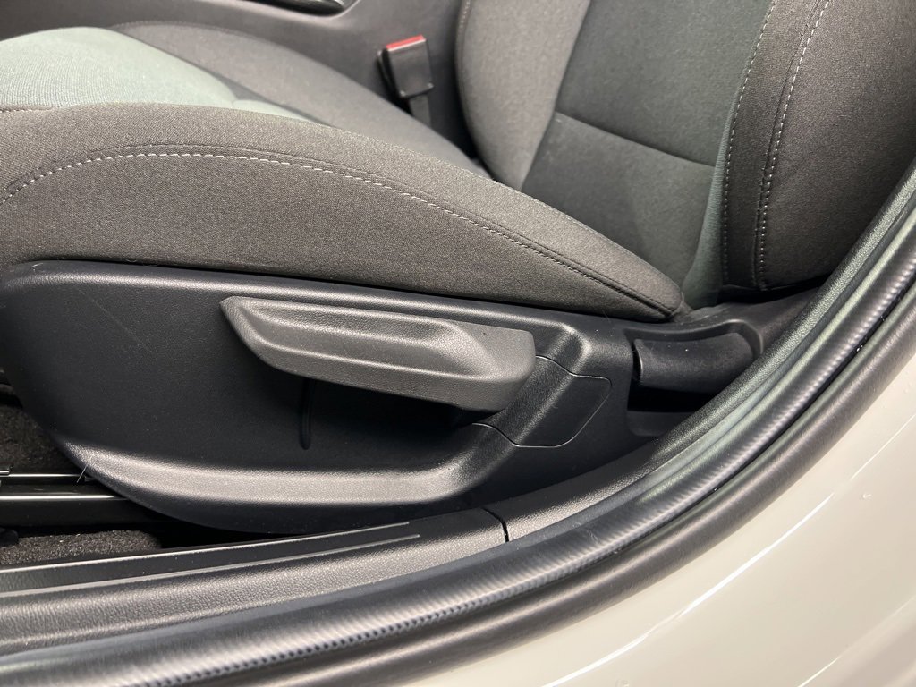 Used 2025 Kia K4 LXS image 28