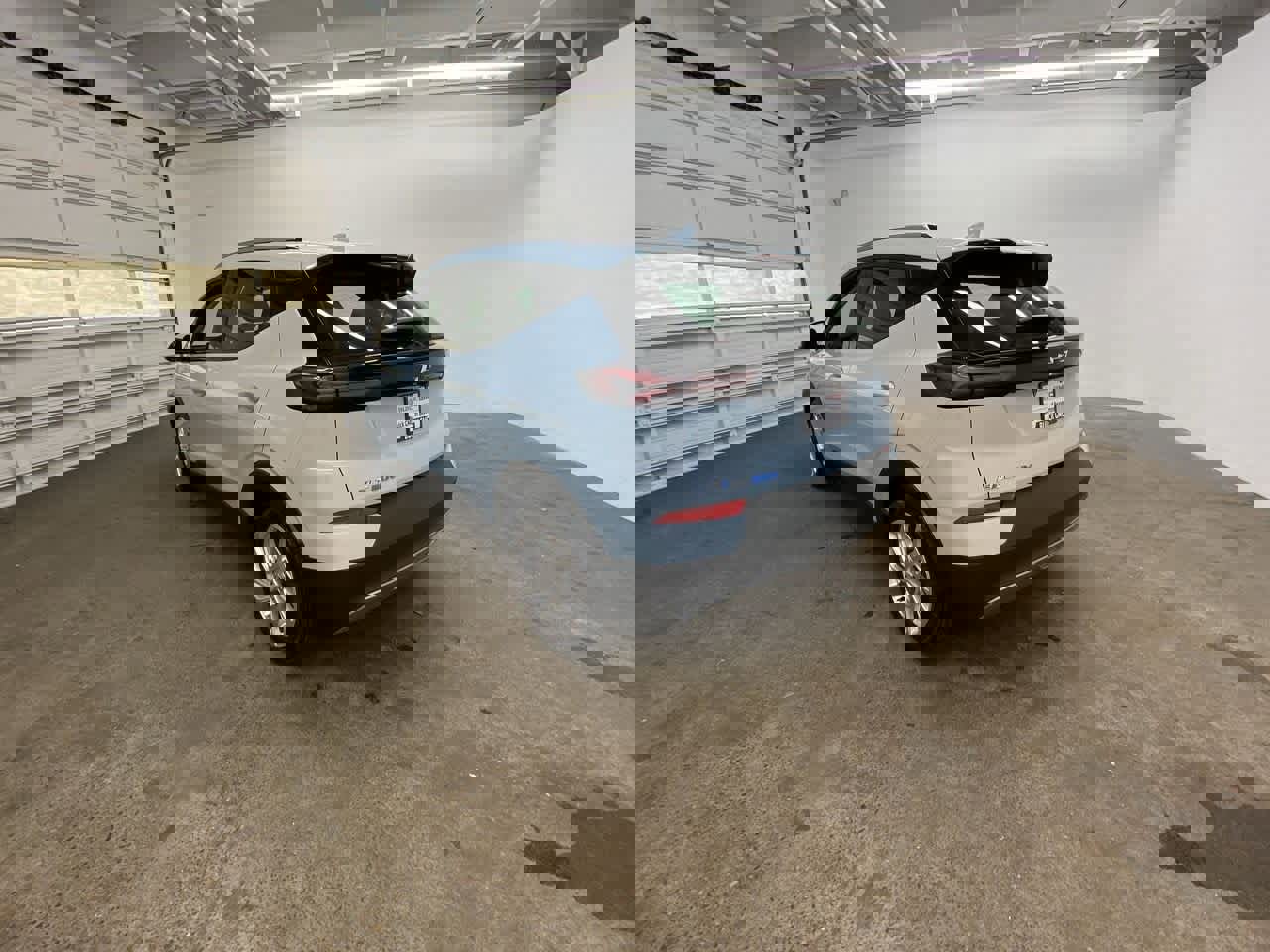 Used 2023 Chevrolet Bolt EUV LT image 4