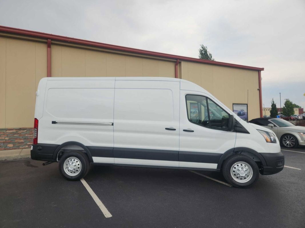 Used 2025 Ford Transit 250 148 Medium Roof Extended AWD image 4
